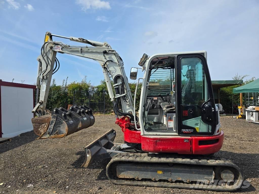 Takeuchi TB 257 FR Minigraafmachines < 7t