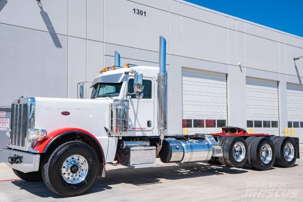 Peterbilt 389 Trekkers