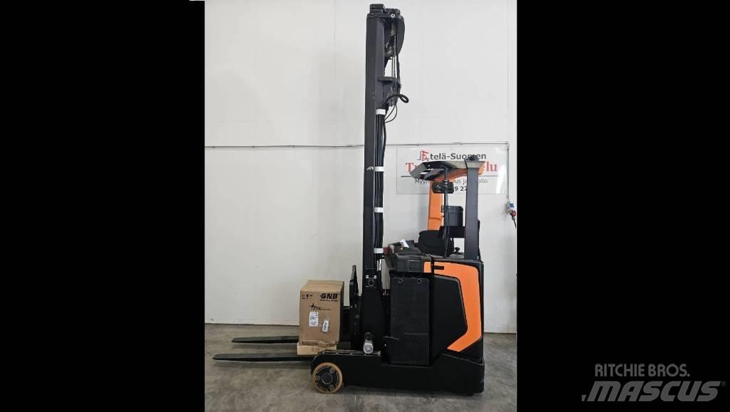 Rocla HXF14 Reachtruck voor hoog niveau