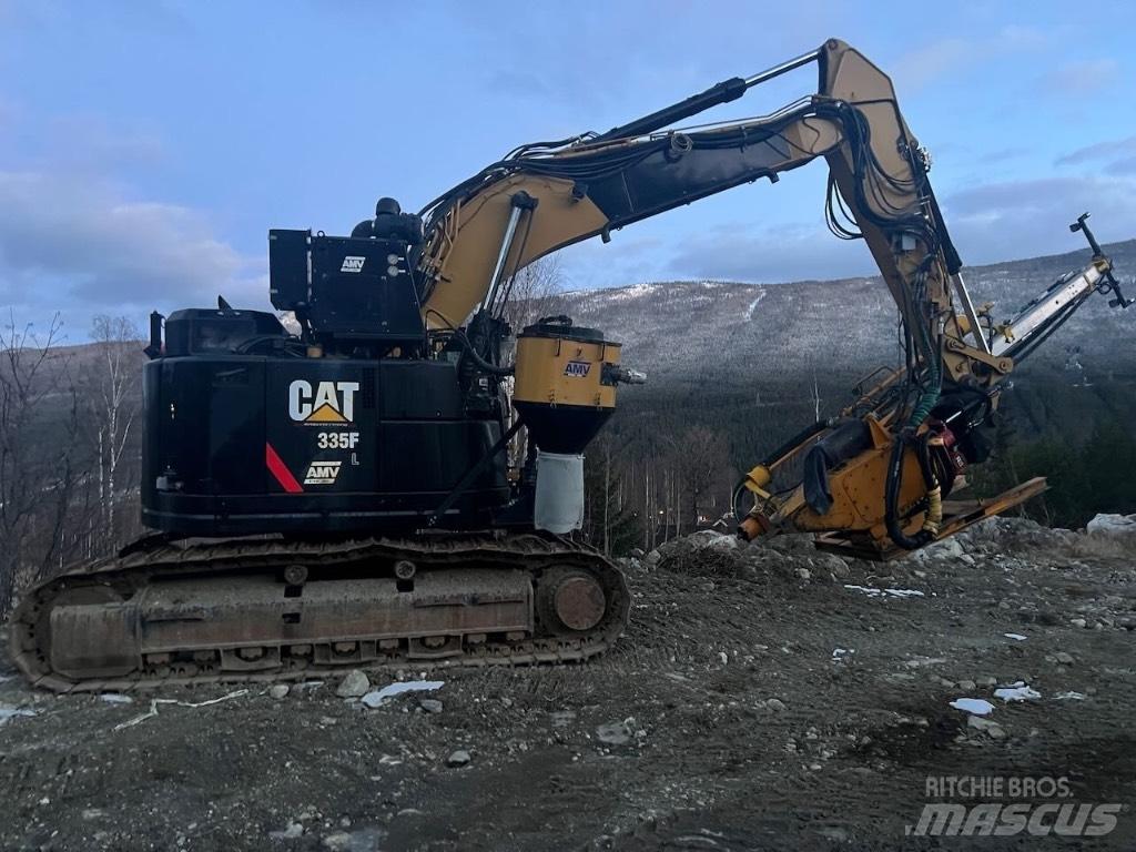 CAT 335 F L CR Surface drill rigs