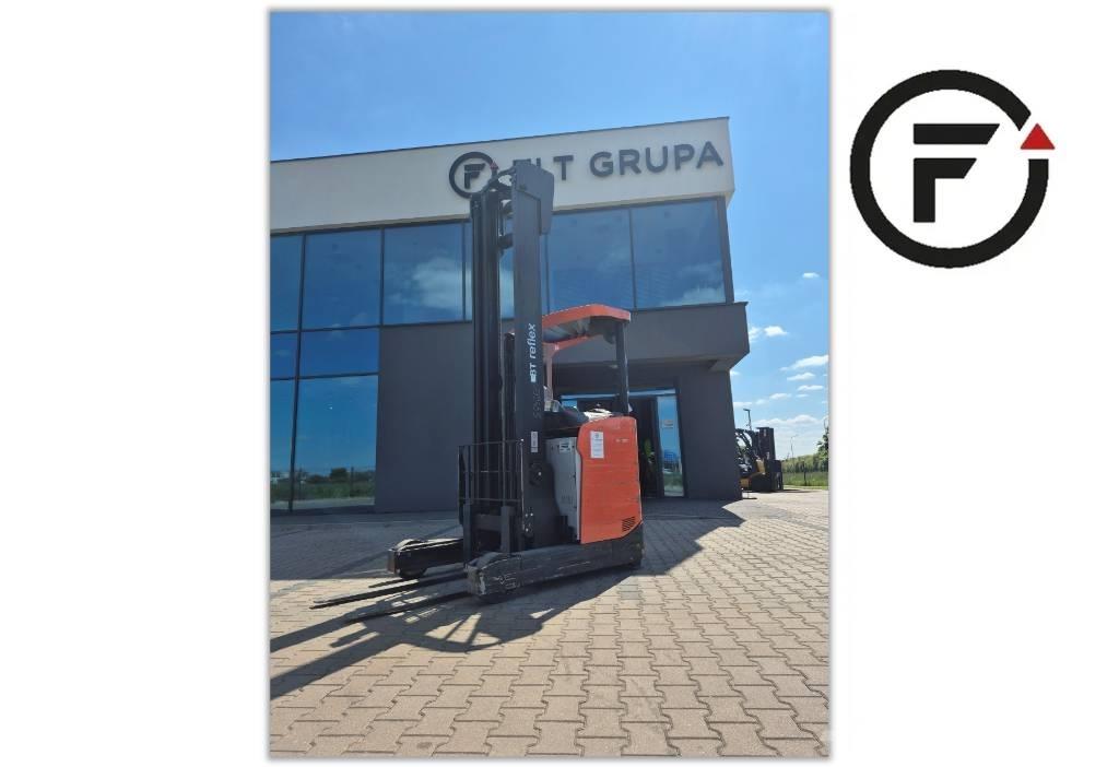 Toyota RRE160H Reachtruck voor hoog niveau