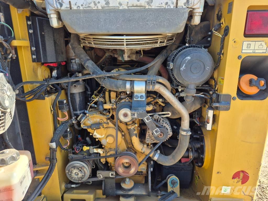 CAT 249 D Schrankladers