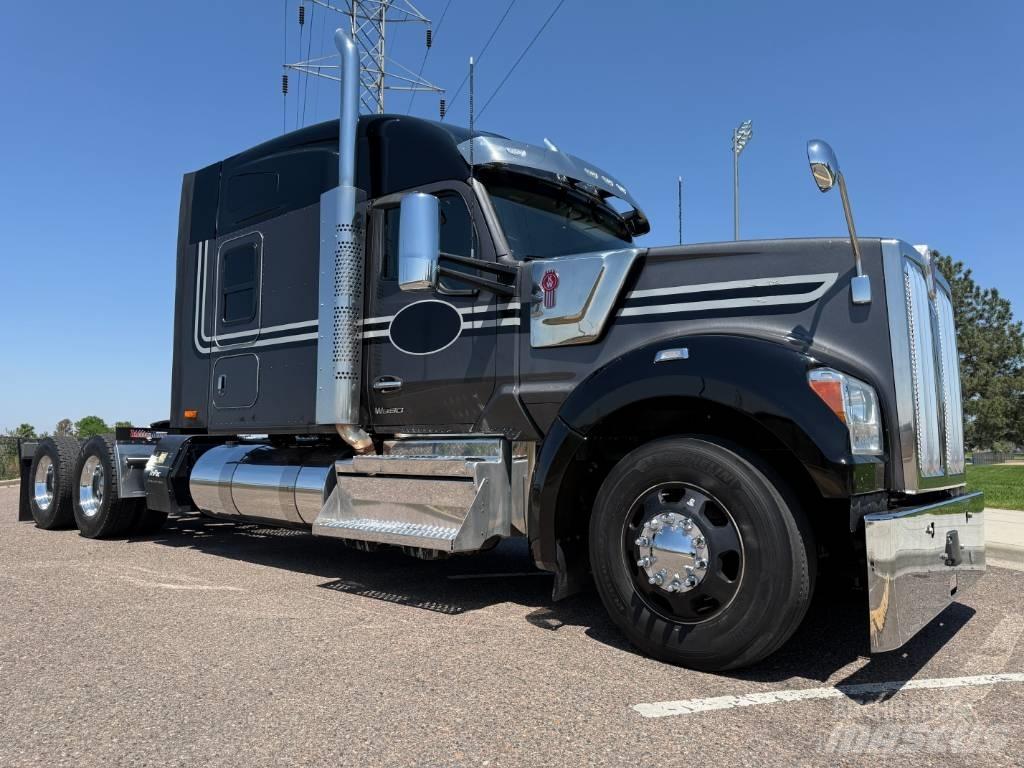 Kenworth W 990 Trekkers