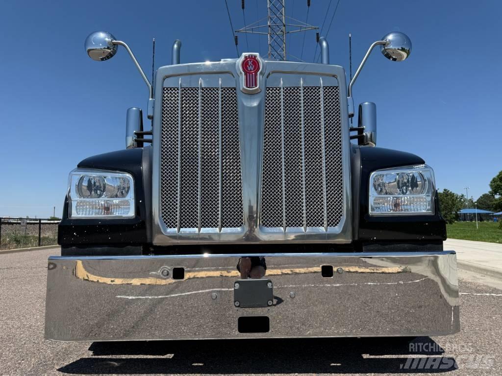 Kenworth W 990 Trekkers