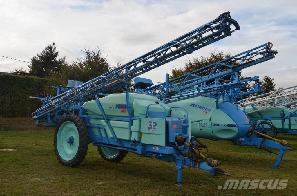 Berthoud Mack 32 Getrokken spuitmachines