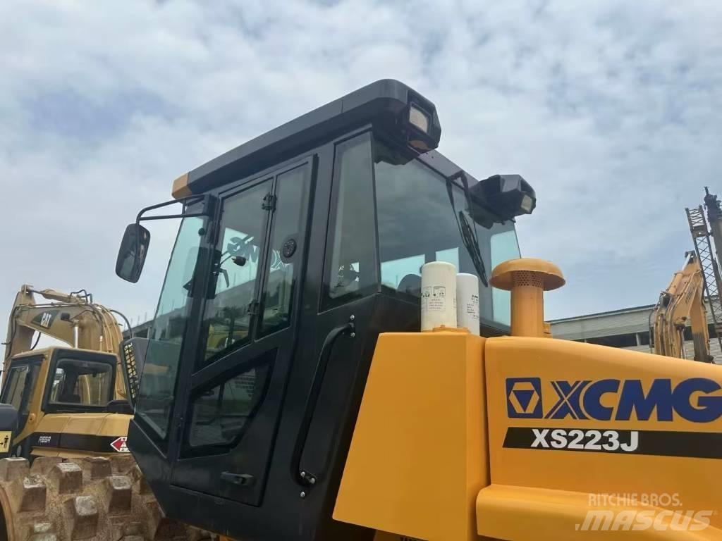 XCMG XS 223 J Trilrolwalsen