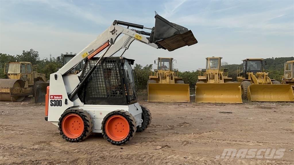 Bobcat S 300 Schrankladers