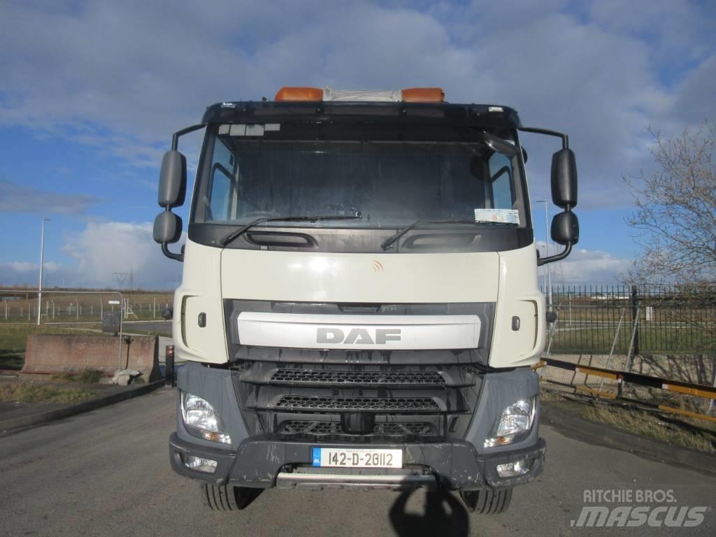 DAF CF370 Vlakke laadvloer met kraan