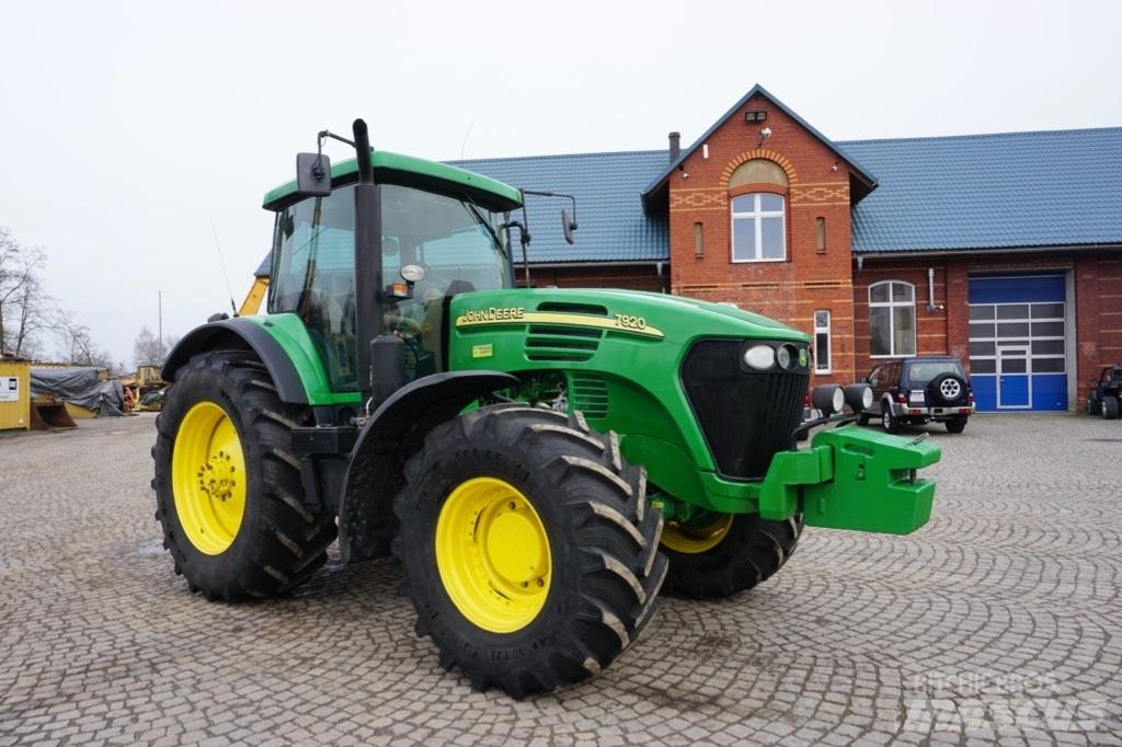 John Deere 7920 Tractoren