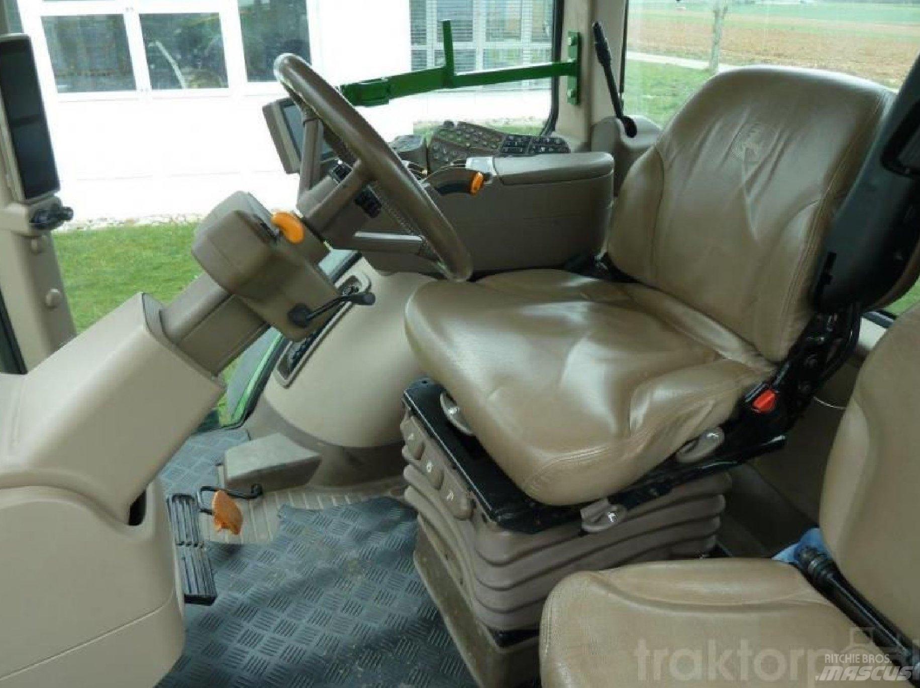 John Deere 7230R Tractoren