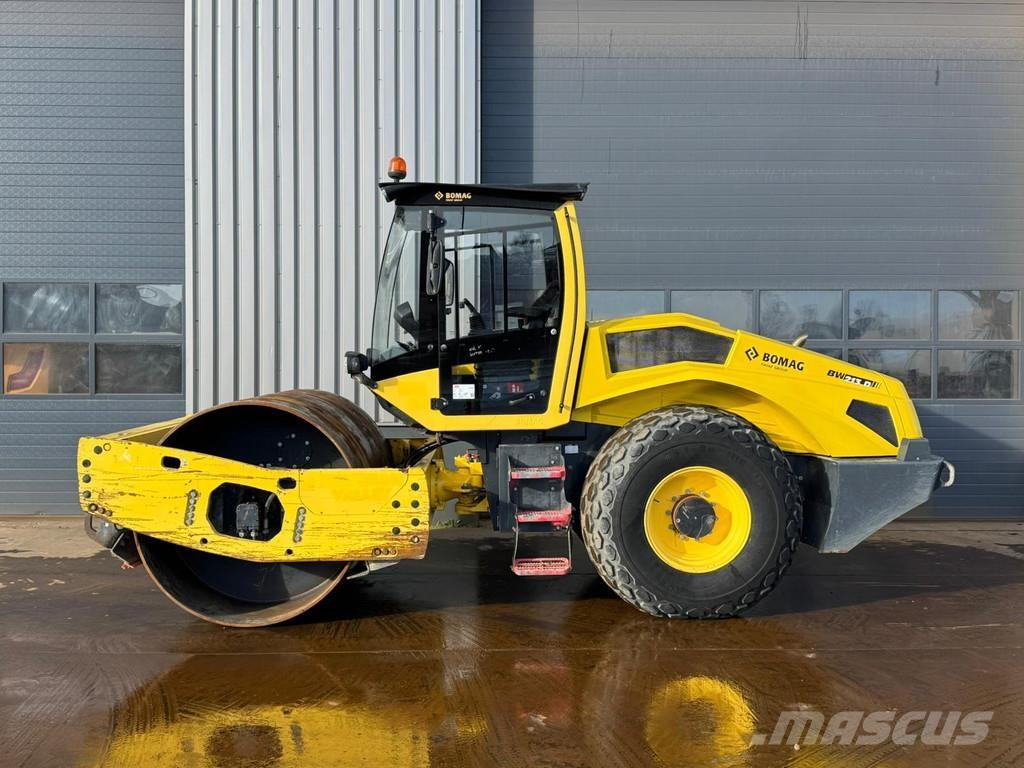 Bomag BW213D-5 Trilrolwalsen