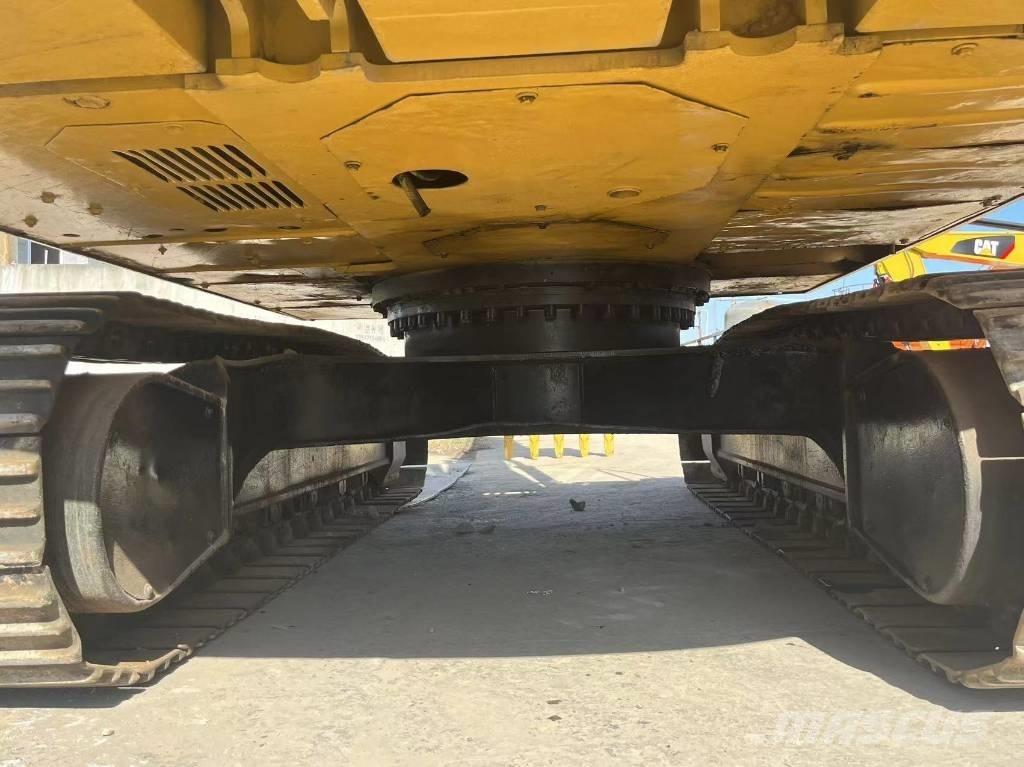 CAT 320 D Rupsgraafmachines