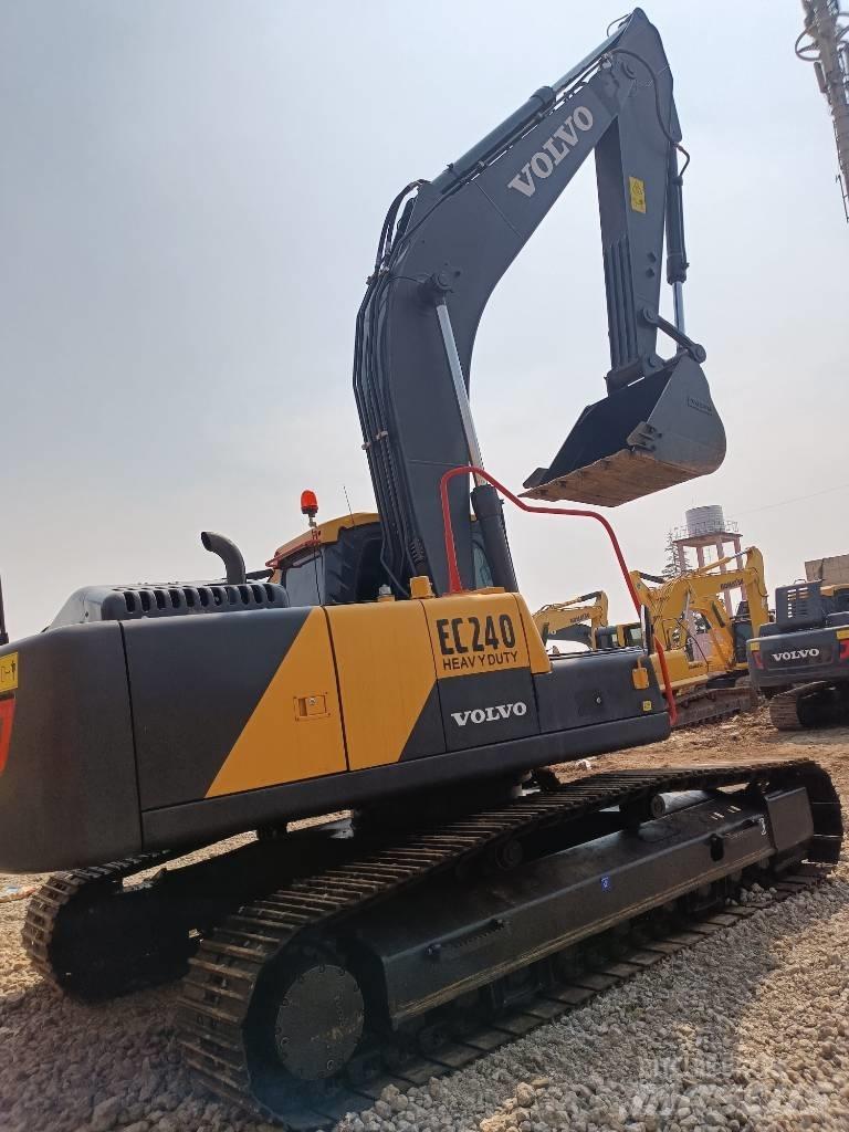 Volvo EC 240 Rupsgraafmachines