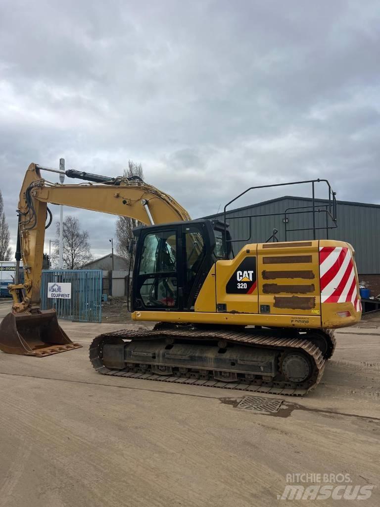 CAT 320 Rupsgraafmachines