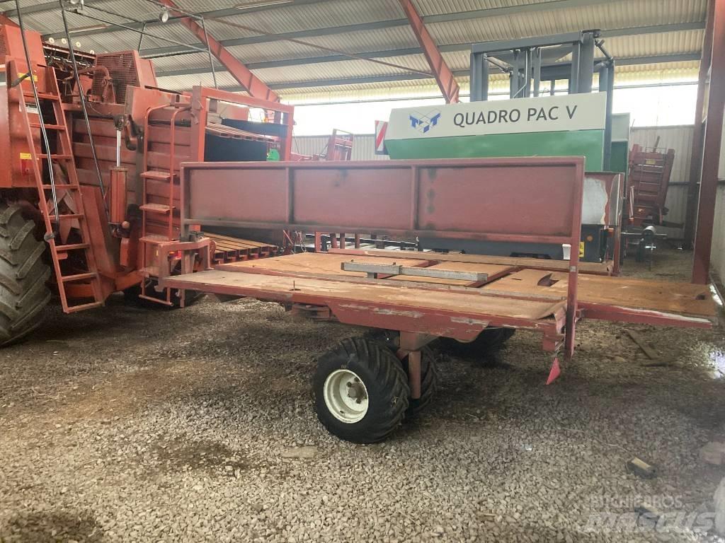 Hesston 4900 Vierkante balenpers