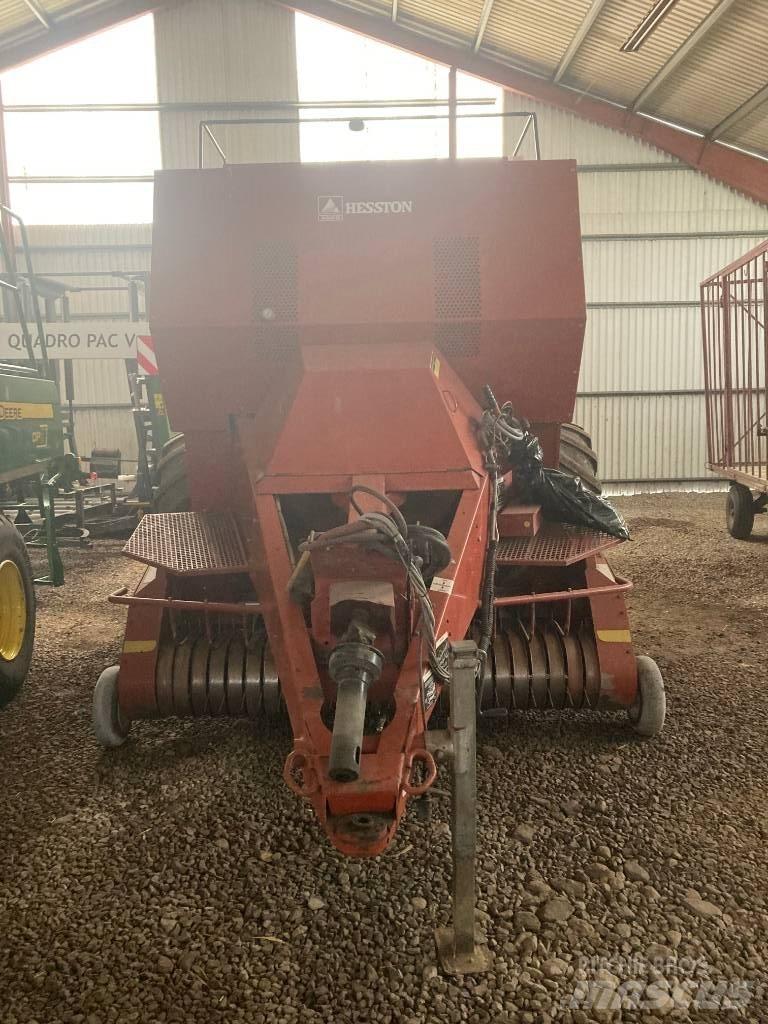Hesston 4900 Vierkante balenpers