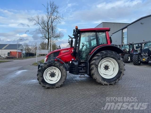 Valtra N123 Hitech5 Tractoren