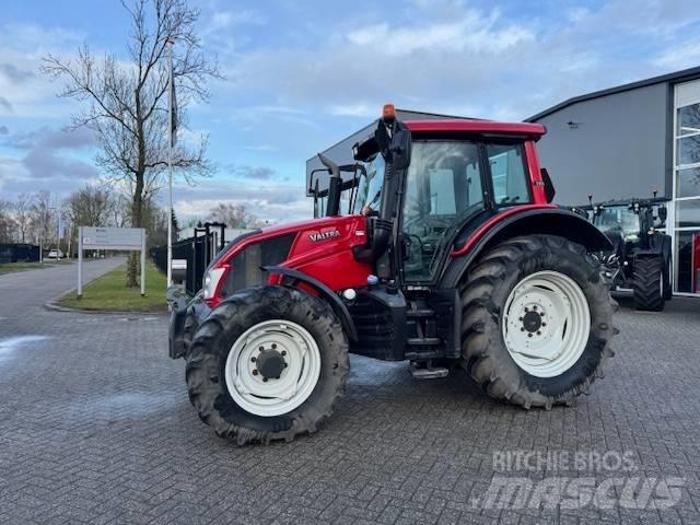Valtra N123 Hitech5 Tractoren