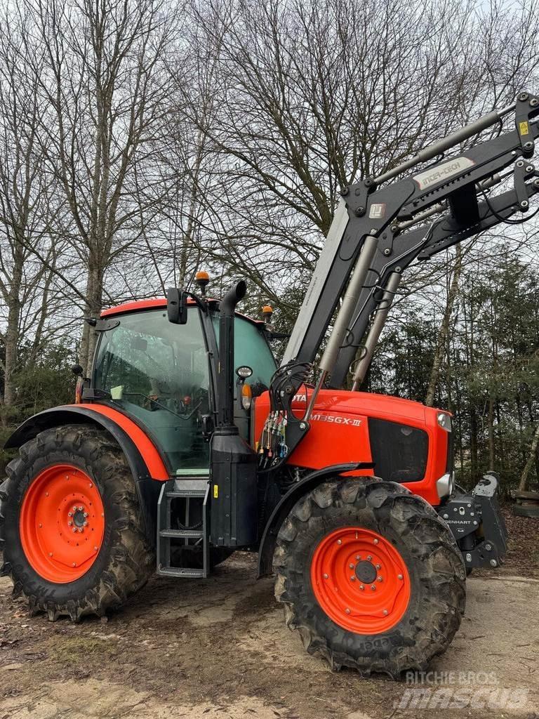 Kubota M135GX Tractoren
