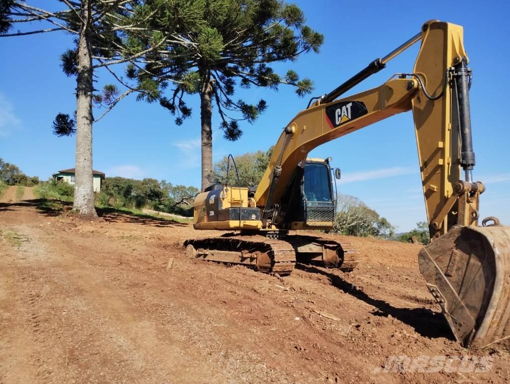 CAT 320D2 Rupsgraafmachines