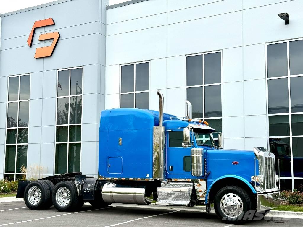 Peterbilt 389 Trekkers