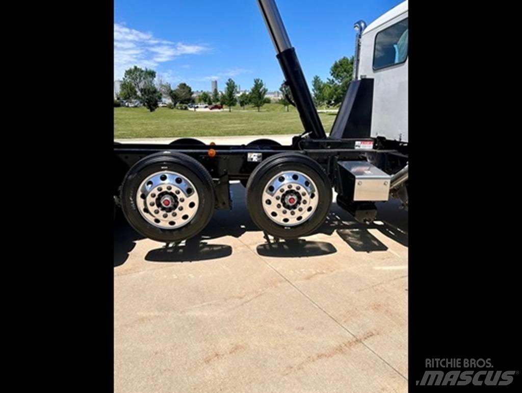 Kenworth T 880 Trekkers