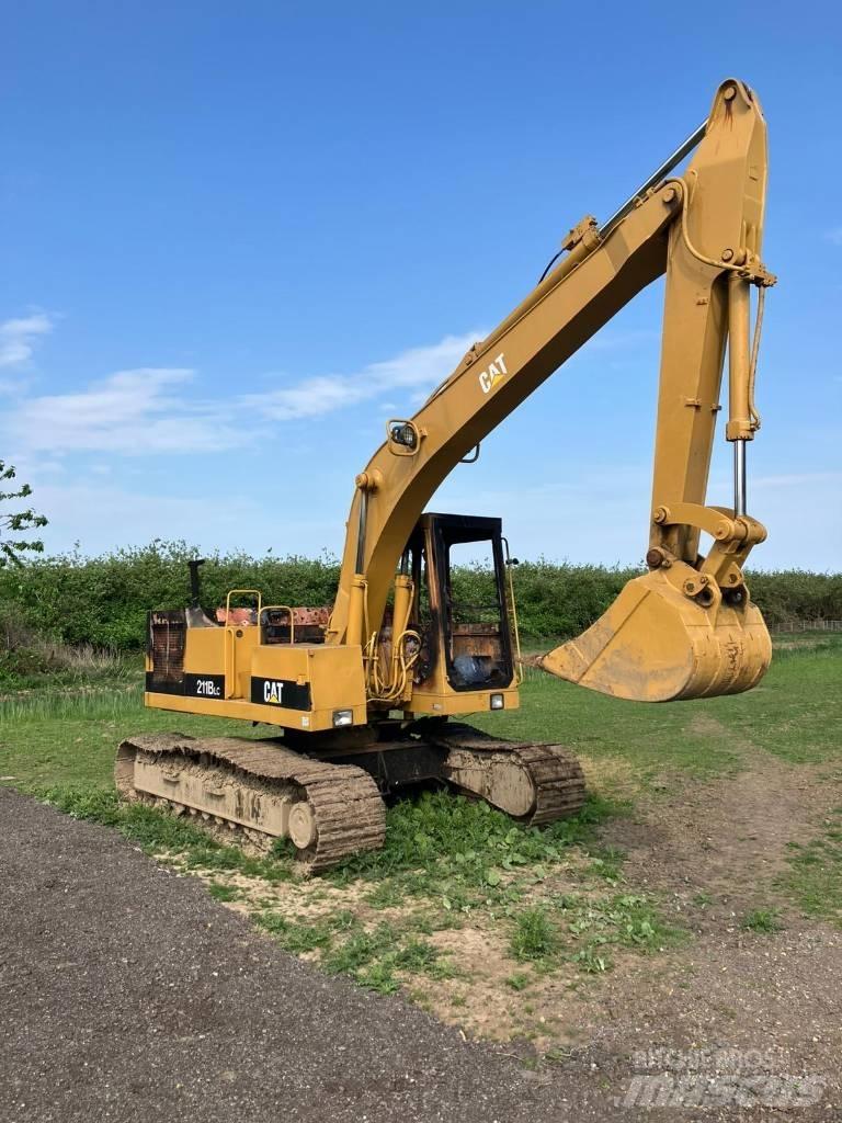 CAT 211 B LC Rupsgraafmachines