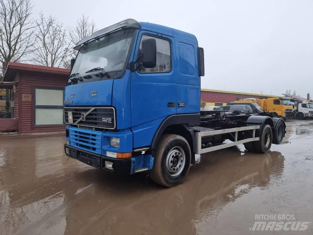 Volvo FH 12 Vrachtwagen met containersysteem