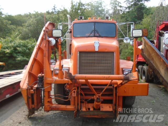 Kenworth T 400 Sneeuwschuivers en -ploegen