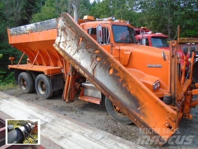 Kenworth T 400 Sneeuwschuivers en -ploegen