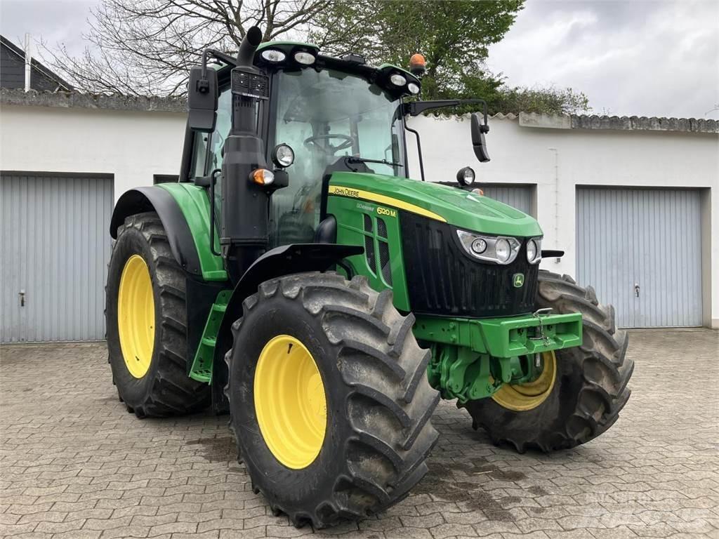 John Deere 6120M Tractoren