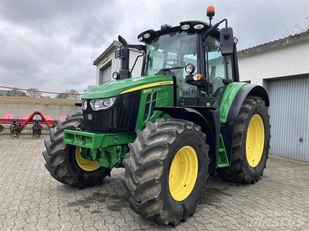 John Deere 6120M Tractoren