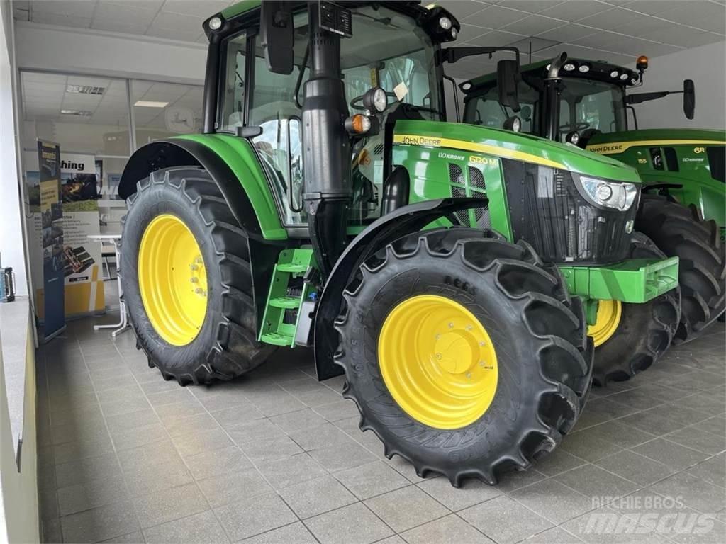 John Deere 6120M Tractoren