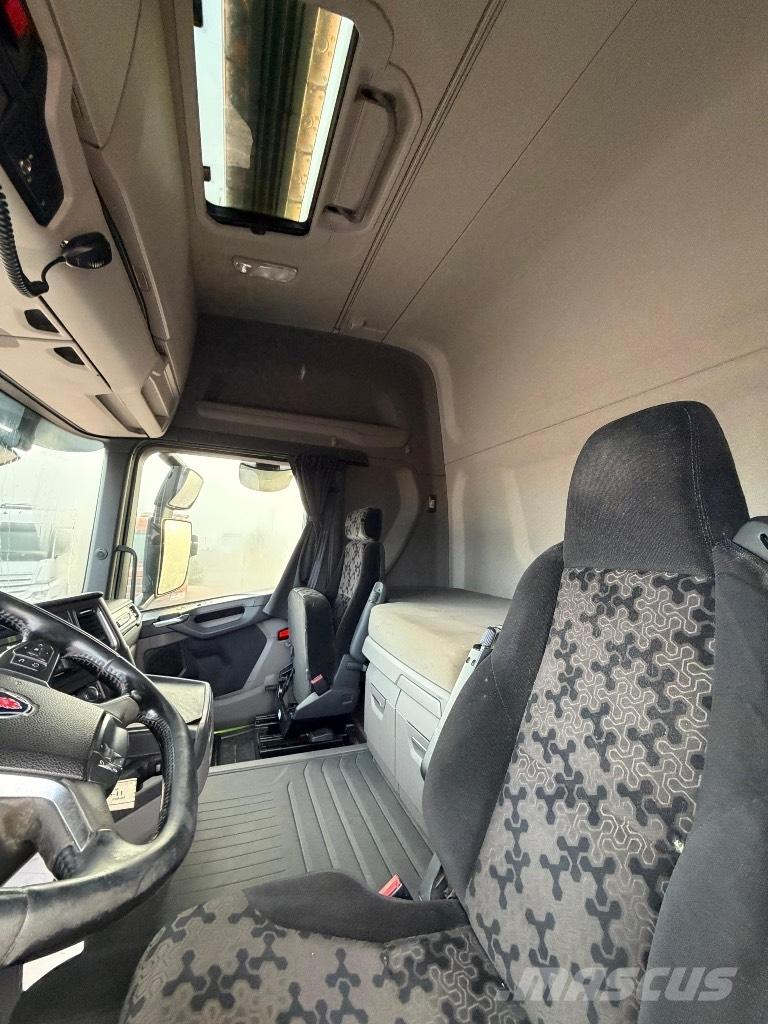 Scania R 450 LA6x2NB Trekkers