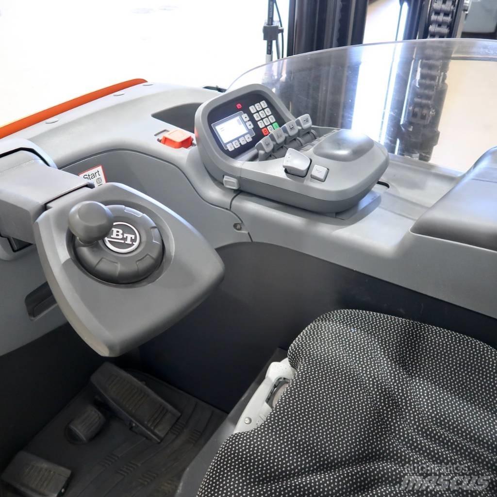 Toyota RRE140B Reachtruck voor hoog niveau