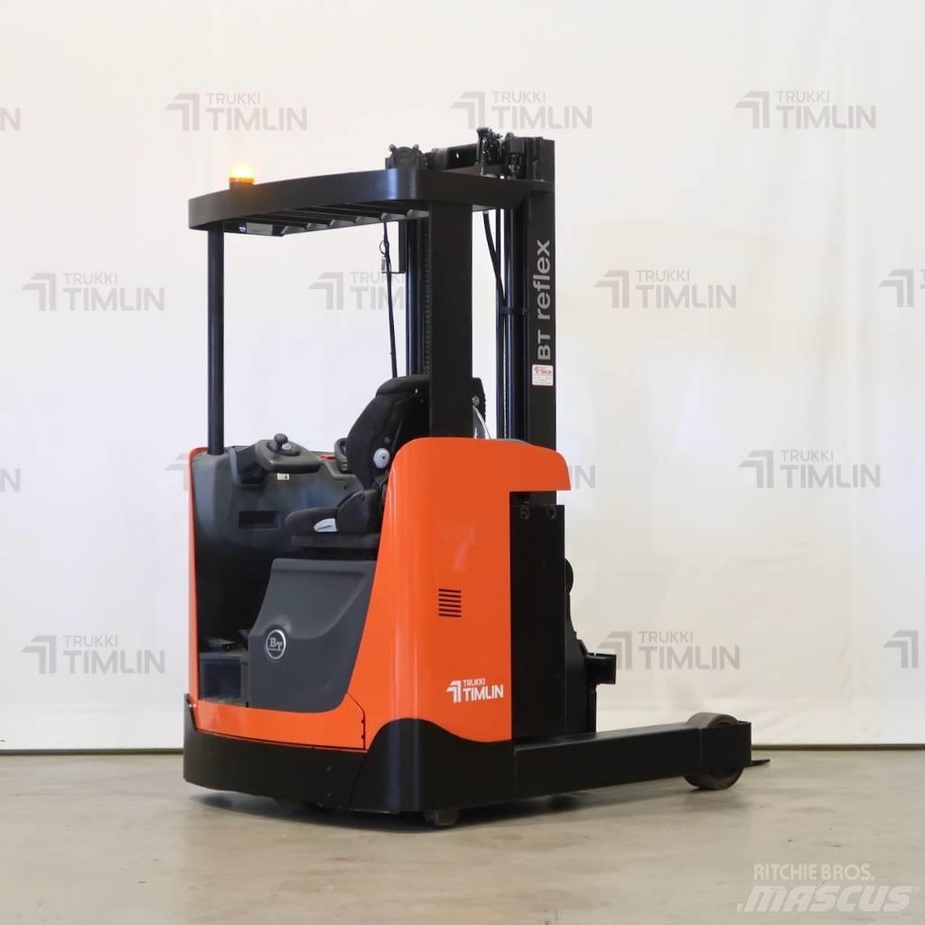 Toyota RRE140B Reachtruck voor hoog niveau