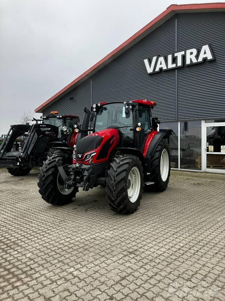 Valtra G135 Active Tractoren