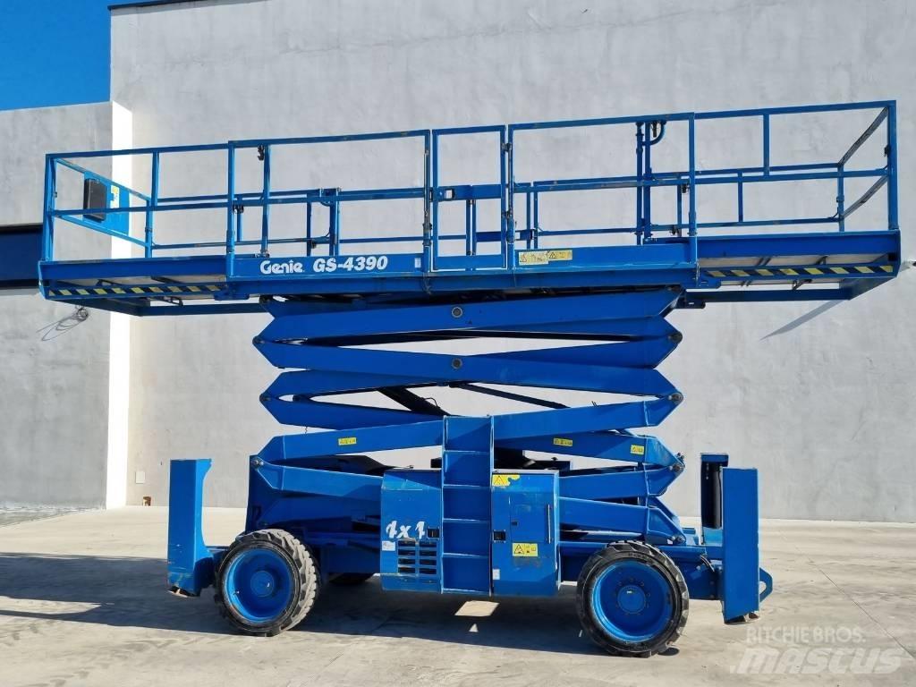 Genie GS 4390 - R284 Schaarhoogwerkers