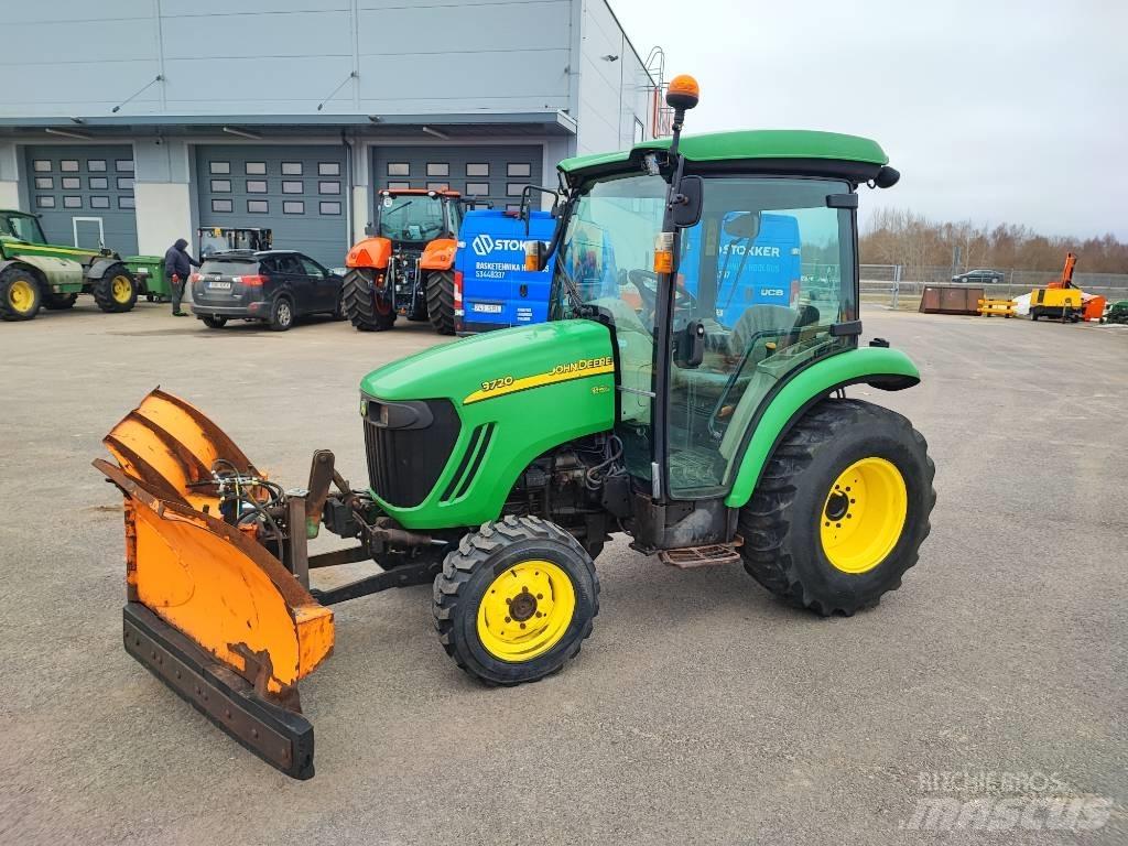 John Deere 3720 Compacttrekkers