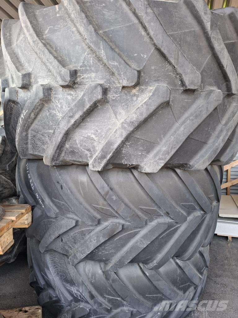  Käytetyt renkaat Banden, wielen en velgen