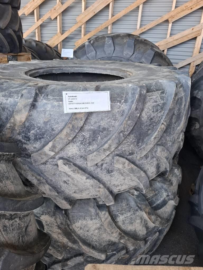  Käytetyt renkaat Banden, wielen en velgen