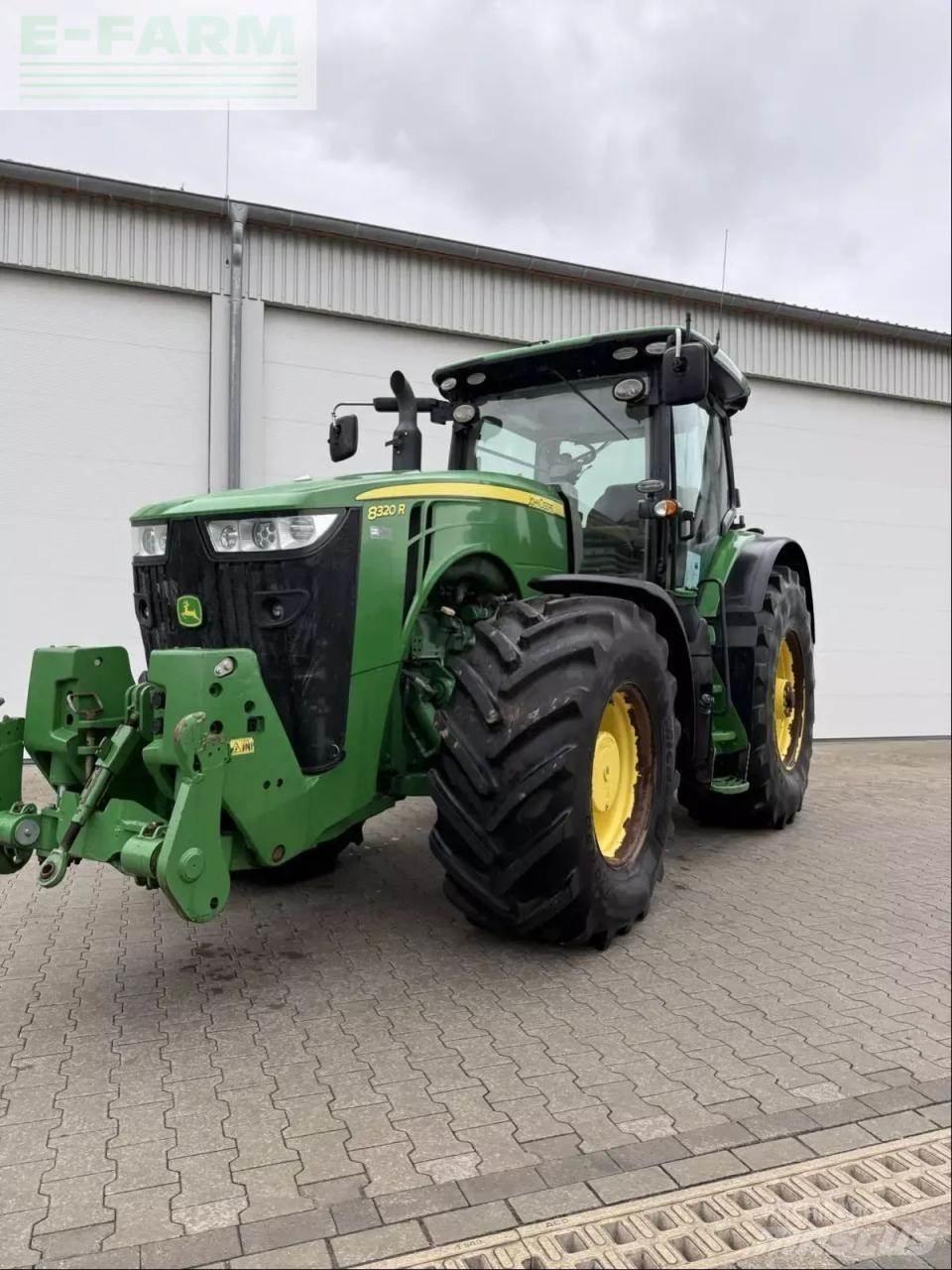John Deere 8320 r Tractoren