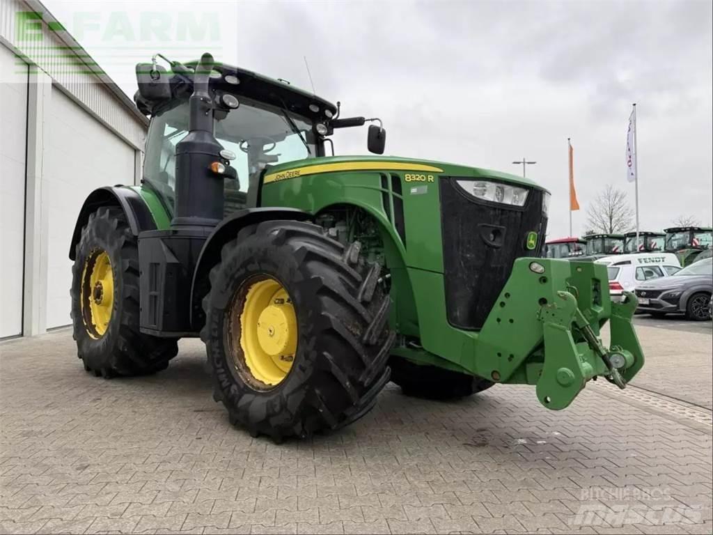 John Deere 8320 r Tractoren
