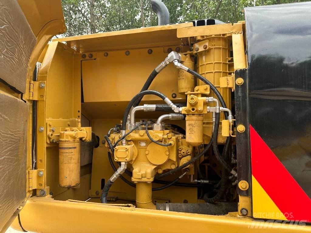 CAT 320D Rupsgraafmachines