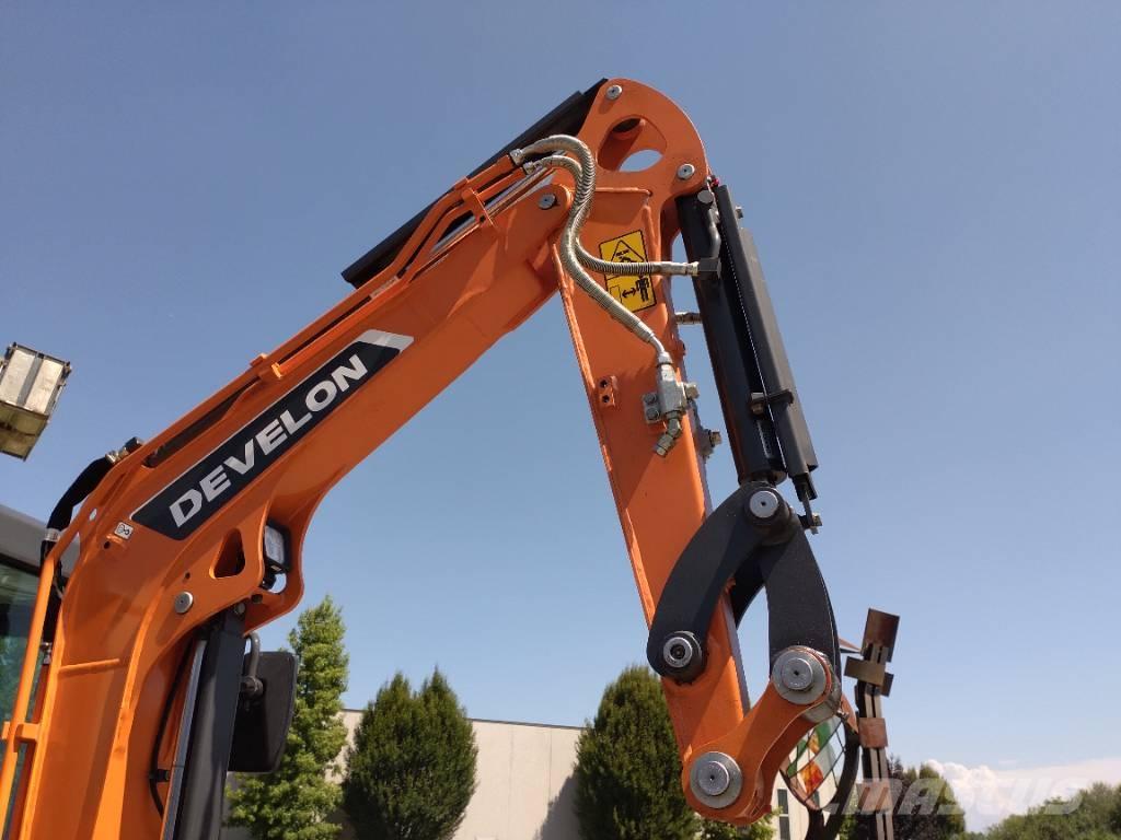 Develon DX 27 Z-7 Minigraafmachines < 7t