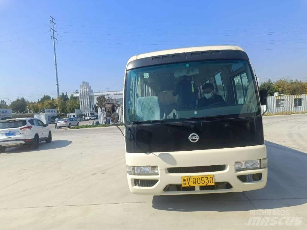 Nissan Civilian Intercitybussen