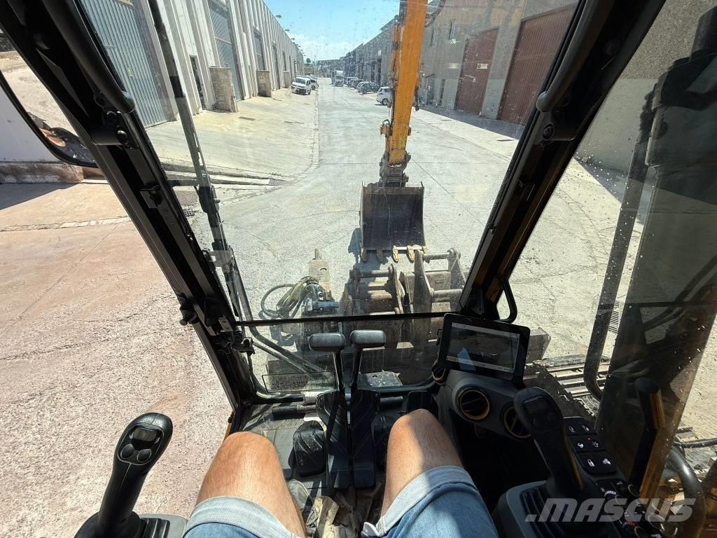 JCB 131 X LCD Rupsgraafmachines