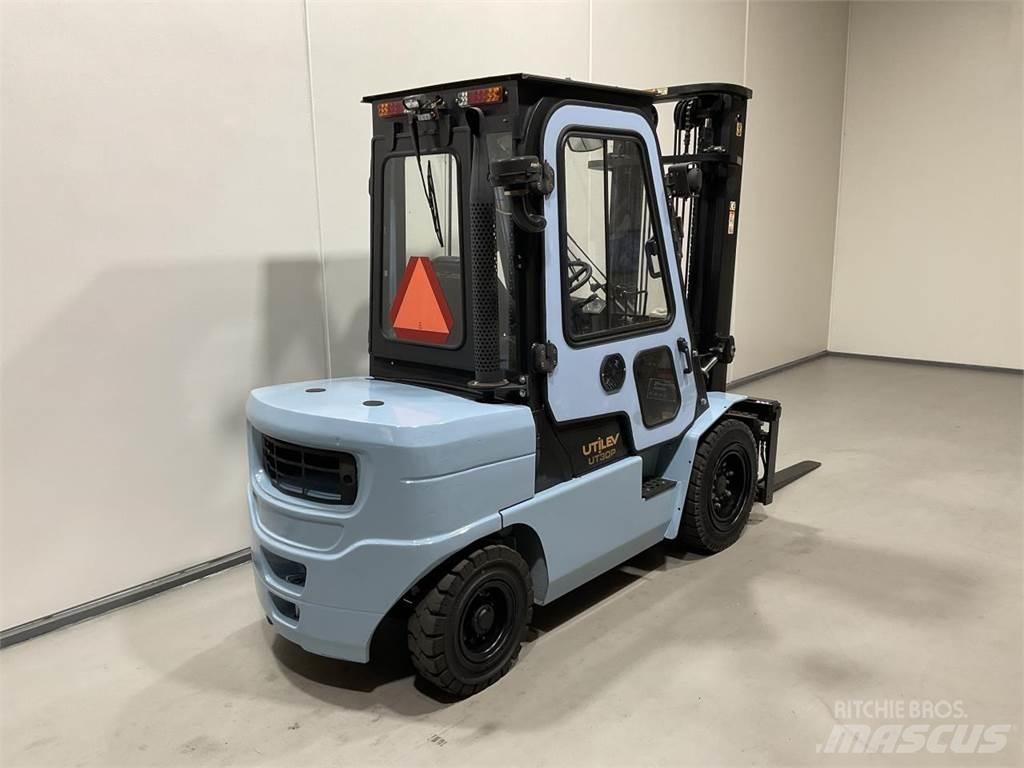 Utilev UT30P Diesel heftrucks