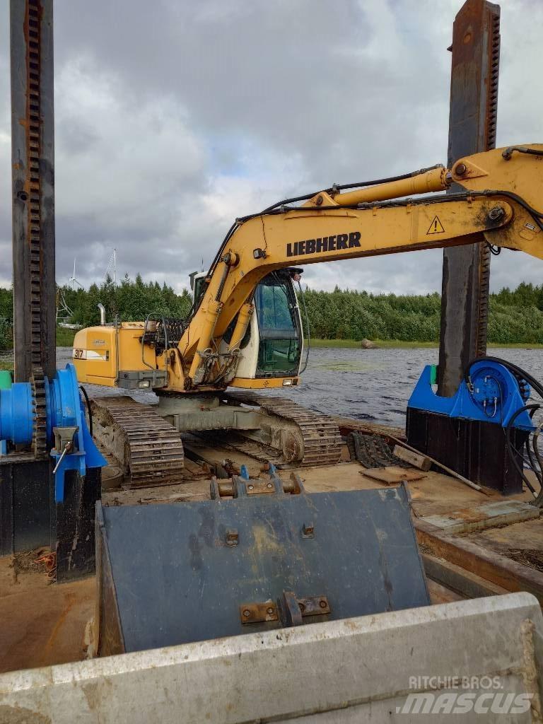 Liebherr R 317 Rupsgraafmachines