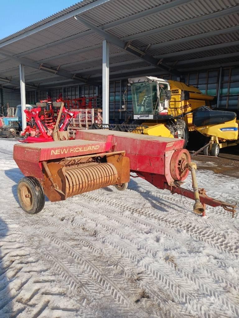 New Holland 265 Vierkante balenpers